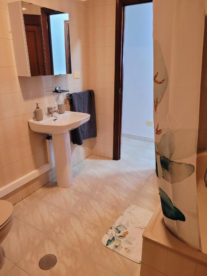 Piso De 3 Habitaciones En Centro De Mino Extérieur photo